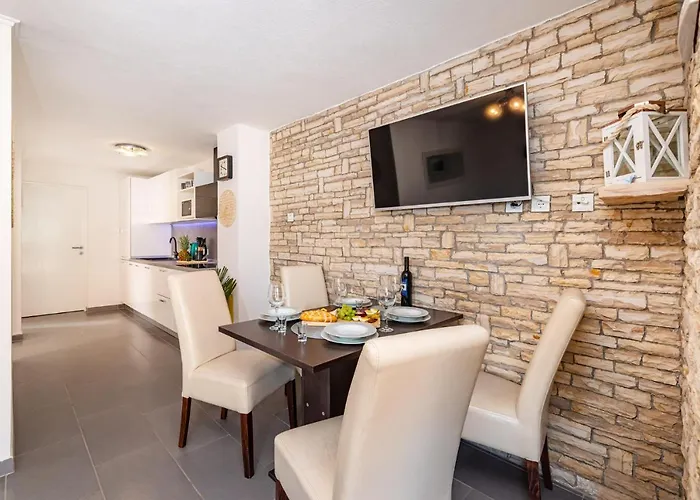 Апартаменты Maia Lena