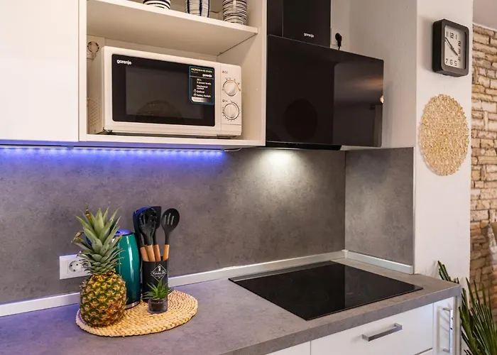 Maia Lena Апартаменты Ясенице