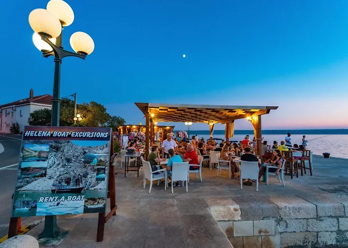 Maia Lena Ясенице