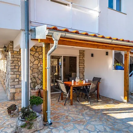 Maia Lena Apartment *